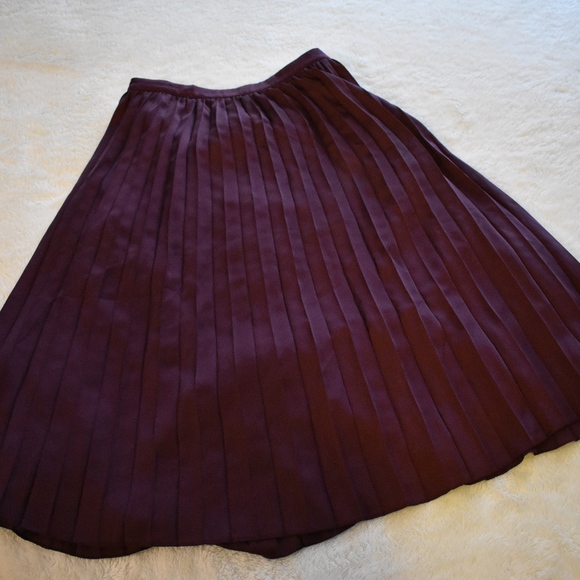 Worthington Dresses & Skirts - New Worthington pleated skirt sz 14